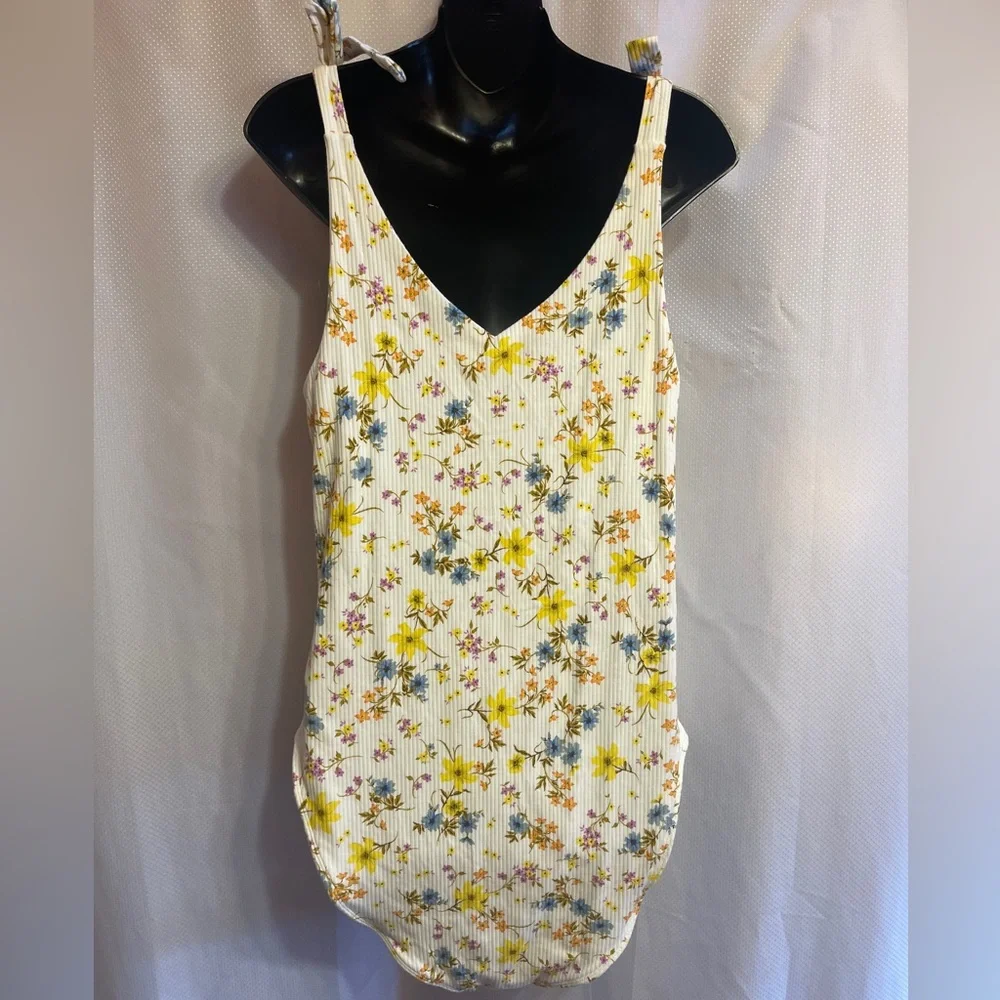 NWOT old navy floral body suit xl - Picture 2 of 9